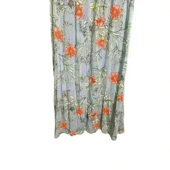 41 Hawthorn medium petite v neck fit and flare floral maxi dress - Picture 5 of 5